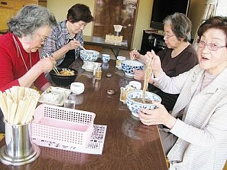 お部屋でお食事