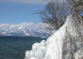 しぶき氷りと磐梯山